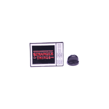 Металлический значок (пин) Stranger Things: Logo on TV, (11501)