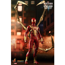 Колекційна фігура Hot Toys: Spider-man Iron Spider Armor, (83418)